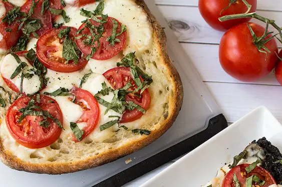Caprese Sandwich with Fresh Mozzarella: healthy lunc ideas