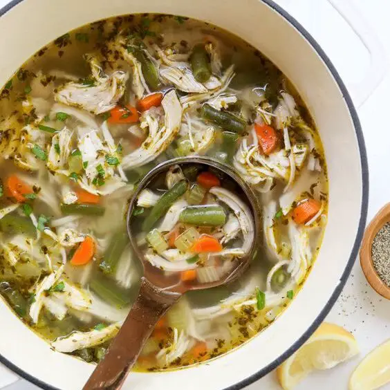 Chicken and Vegetable Soup: healthy lunch ideas
