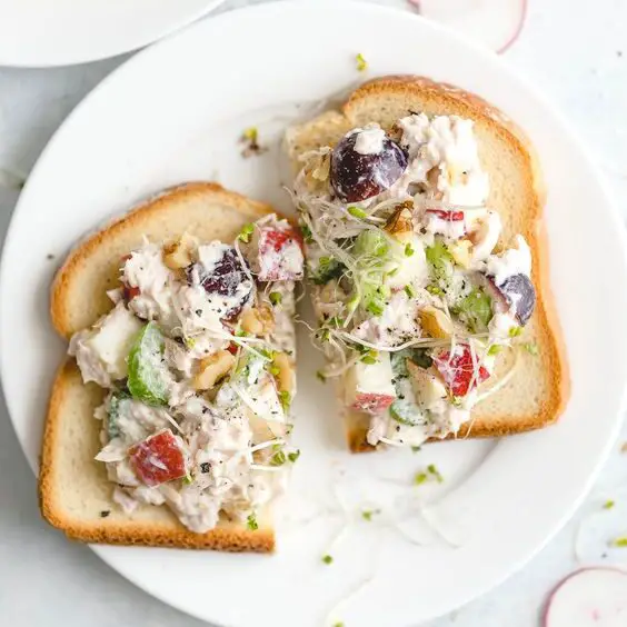 Tuna Salad on Whole-Grain Bread: healthy lunch ideas 