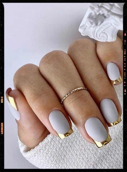nail art elegant classy gold accents