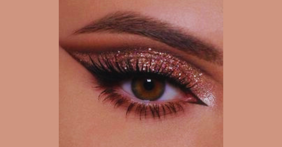 How to Do the Perfect Glittery Eye Makeup for Christmas Parties