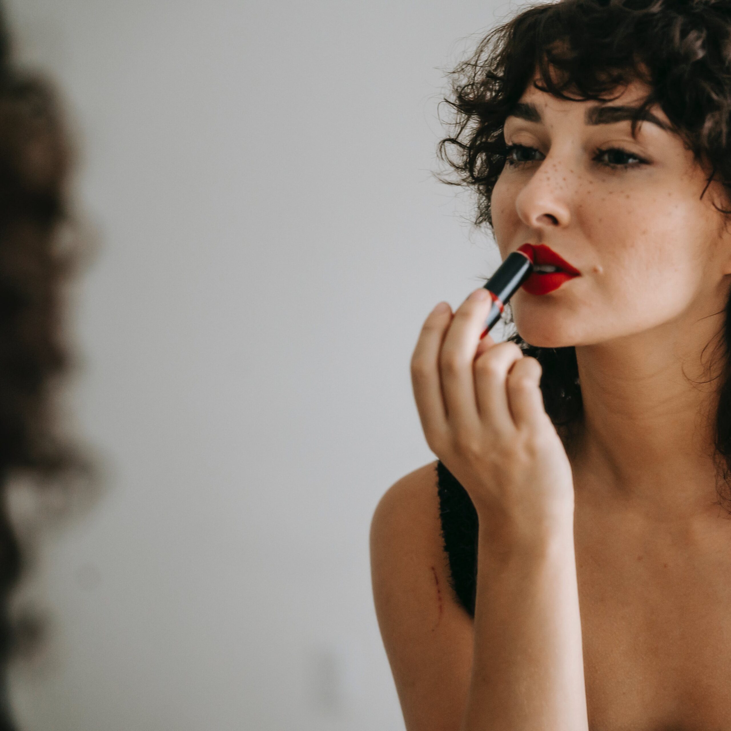 Minimal Makeup Routine (Time-Saving Beauty Hacks)