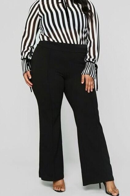 Striped Shirt and High-Waisted Pants Casual Feminine Outfits