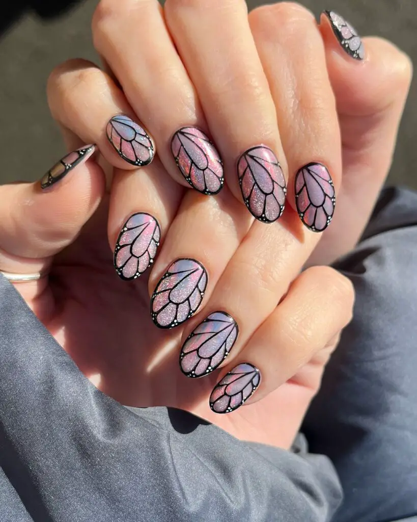 Monarch butterfly wing-inspired nails