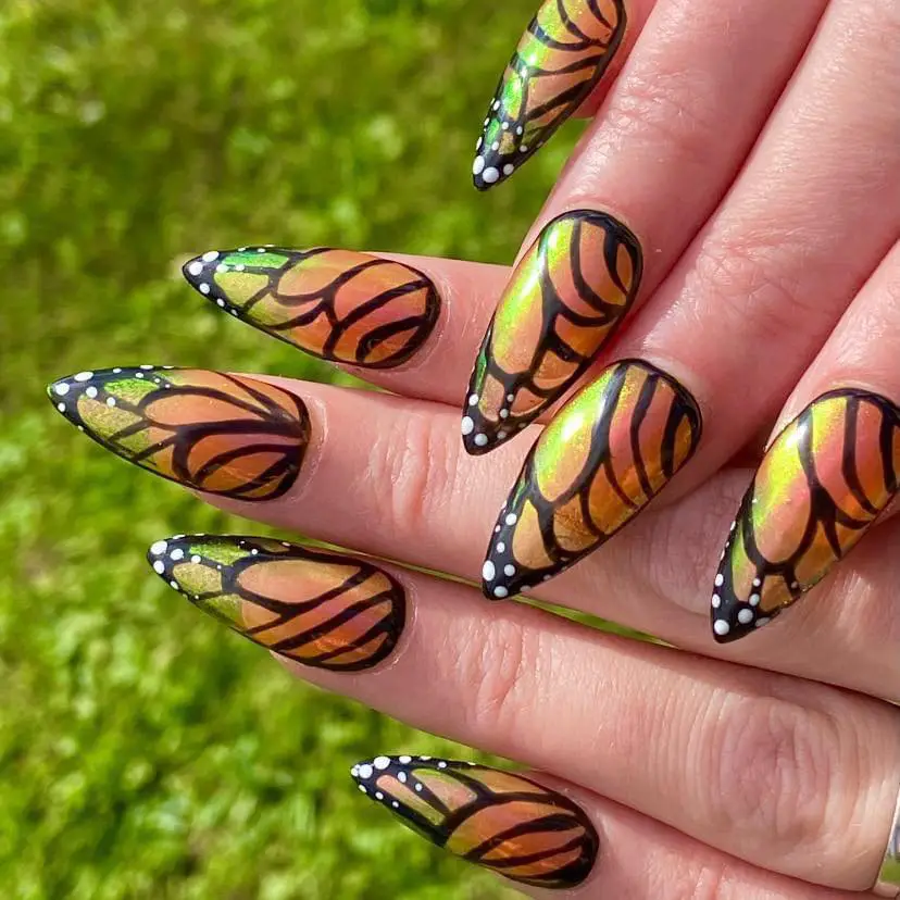 Monarch butterfly wing-inspired nails