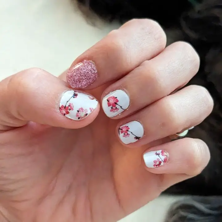 Cherry Blossoms Spring Nail Designs For Short Nails